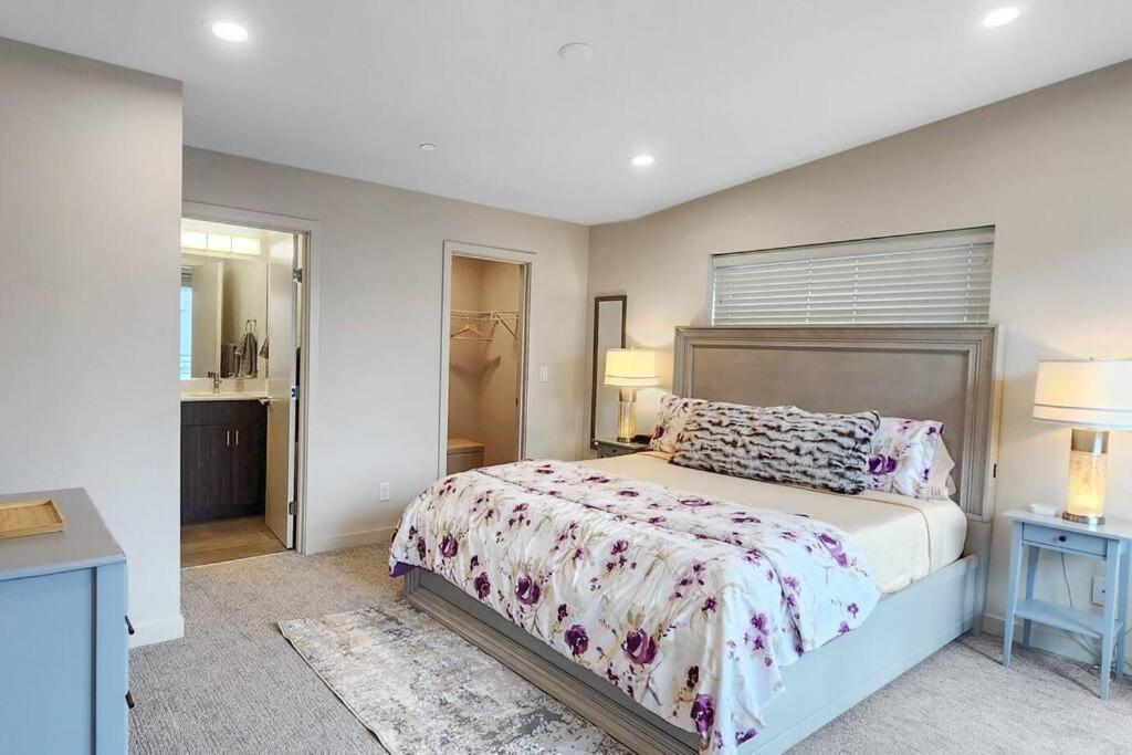 West Seattle'S Modern Townhome Bagian luar foto