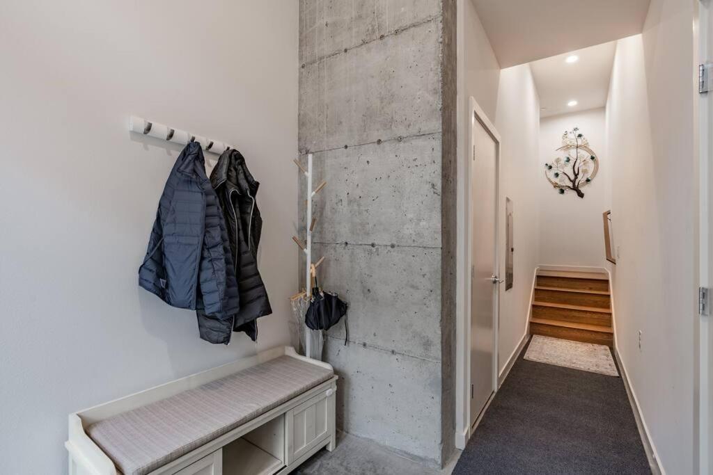 West Seattle'S Modern Townhome Bagian luar foto