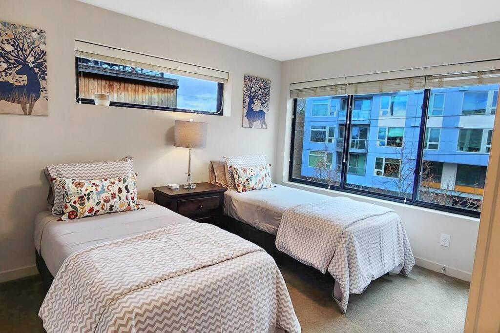 West Seattle'S Modern Townhome Bagian luar foto