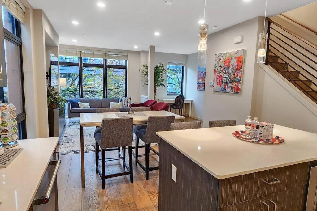 West Seattle'S Modern Townhome Bagian luar foto